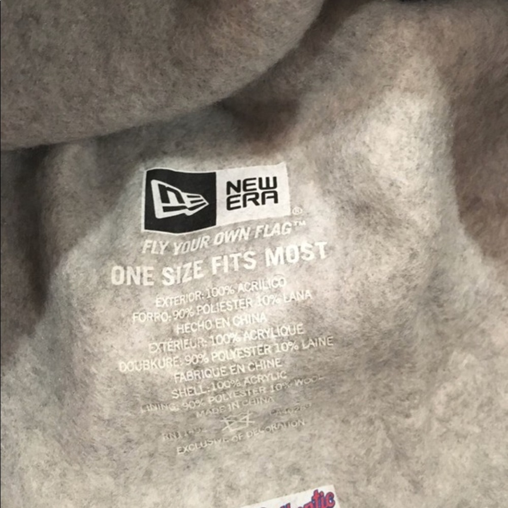 NY winter hat - Picture 3 of 3